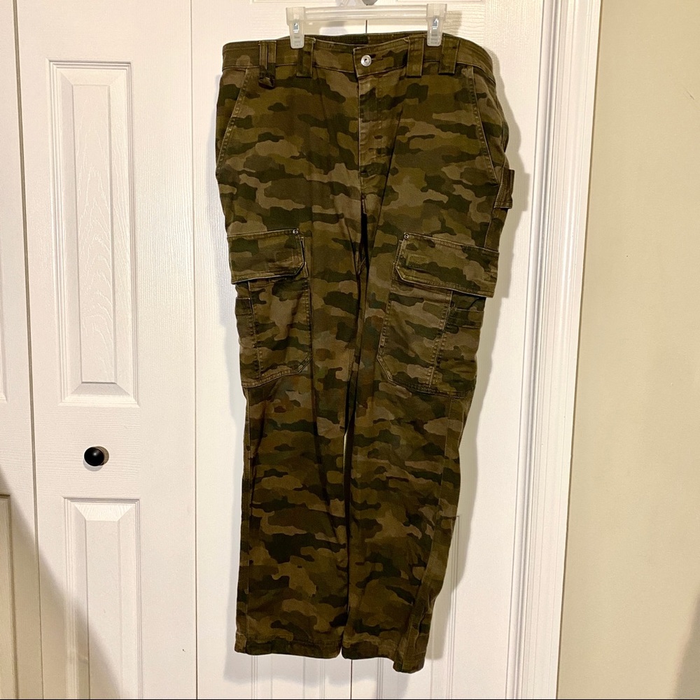 DULUTH TRADING CARGO PANTS